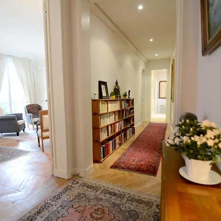Champs Elysees Apartment